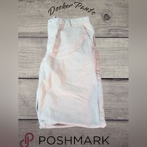 NWT Dockers Relaxed Fit Chino 36/30